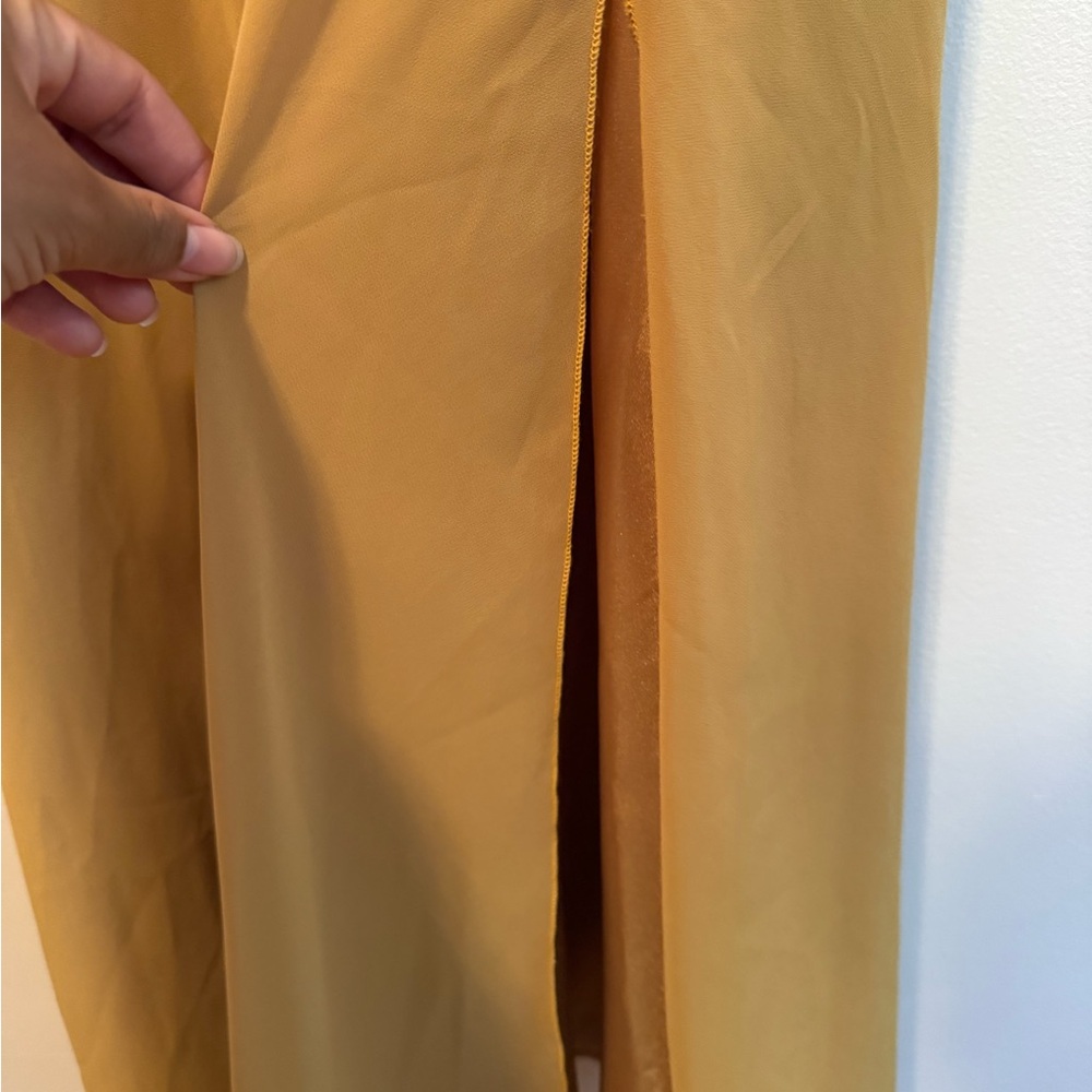 Elegant Gold Women's Dress - Picture 5 of 6